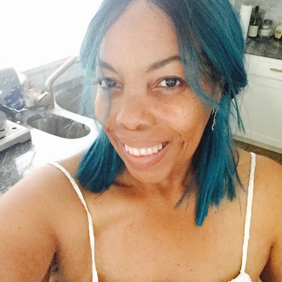 Meet your Posher, Nadine - Picture 2 of 8